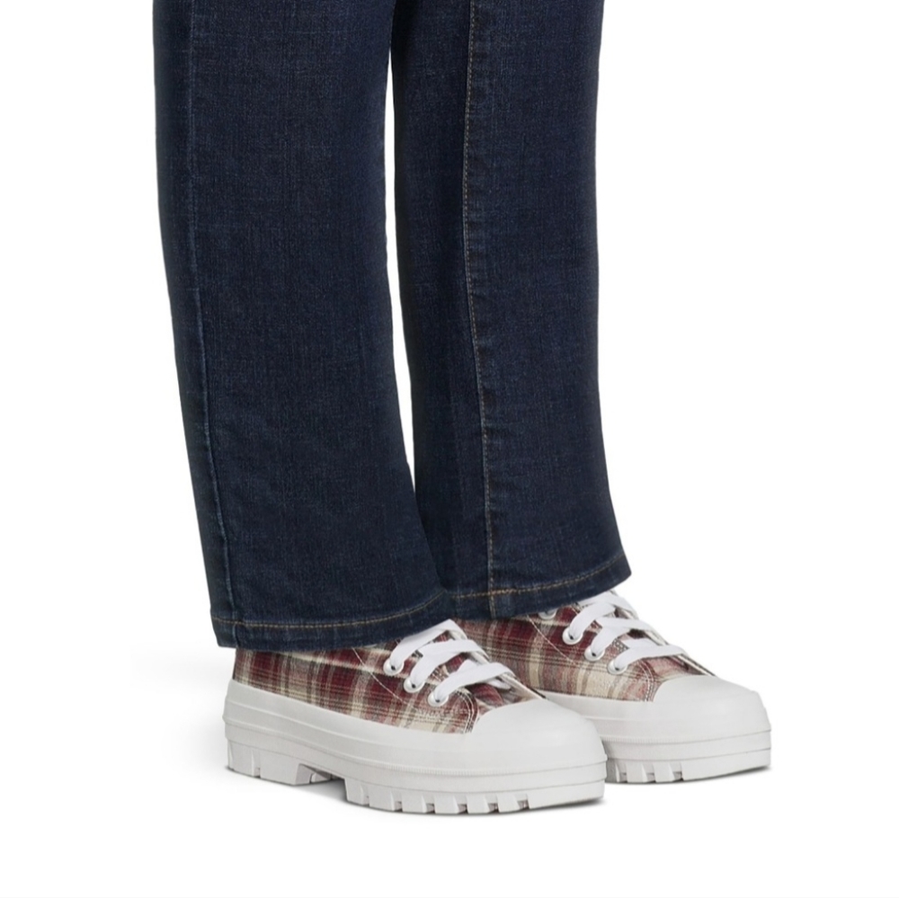 No boundaries sneakers